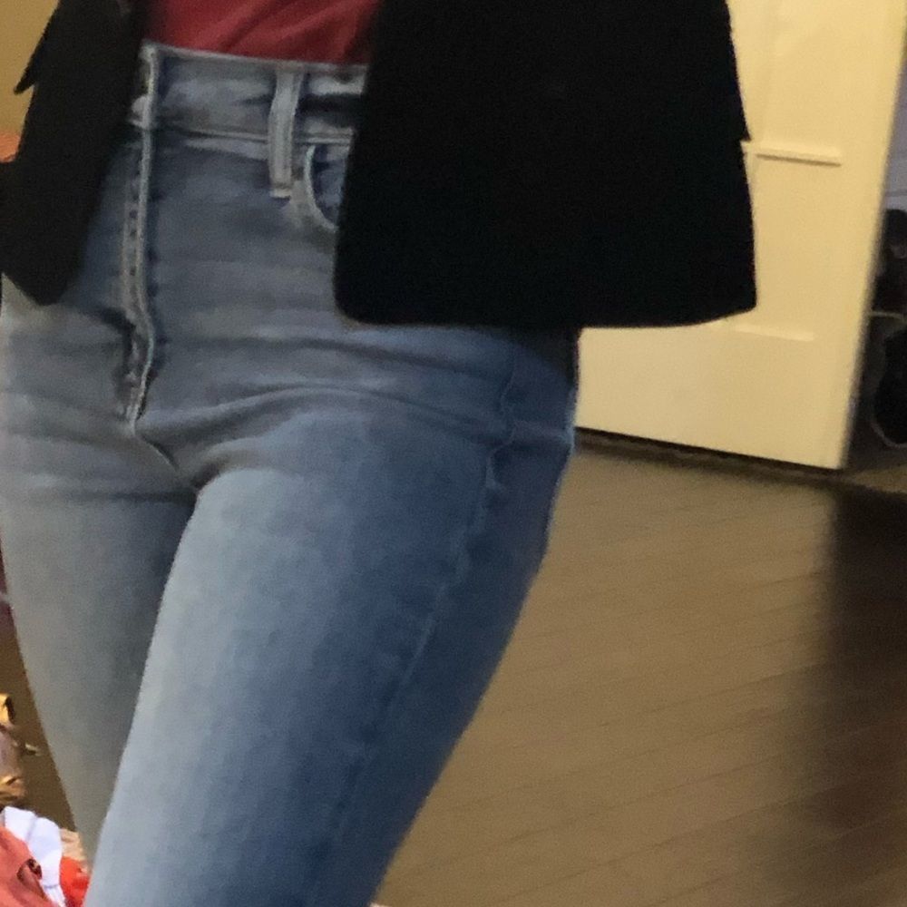 Boyfriend sneek peek size 5 jeans; worn once ( one rip in knee bought that way! - Picture 7 of 10
